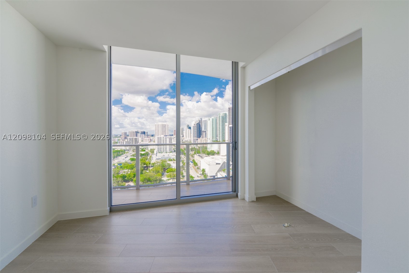 1400 Biscayne Blvd #2207, Miami FL 33132