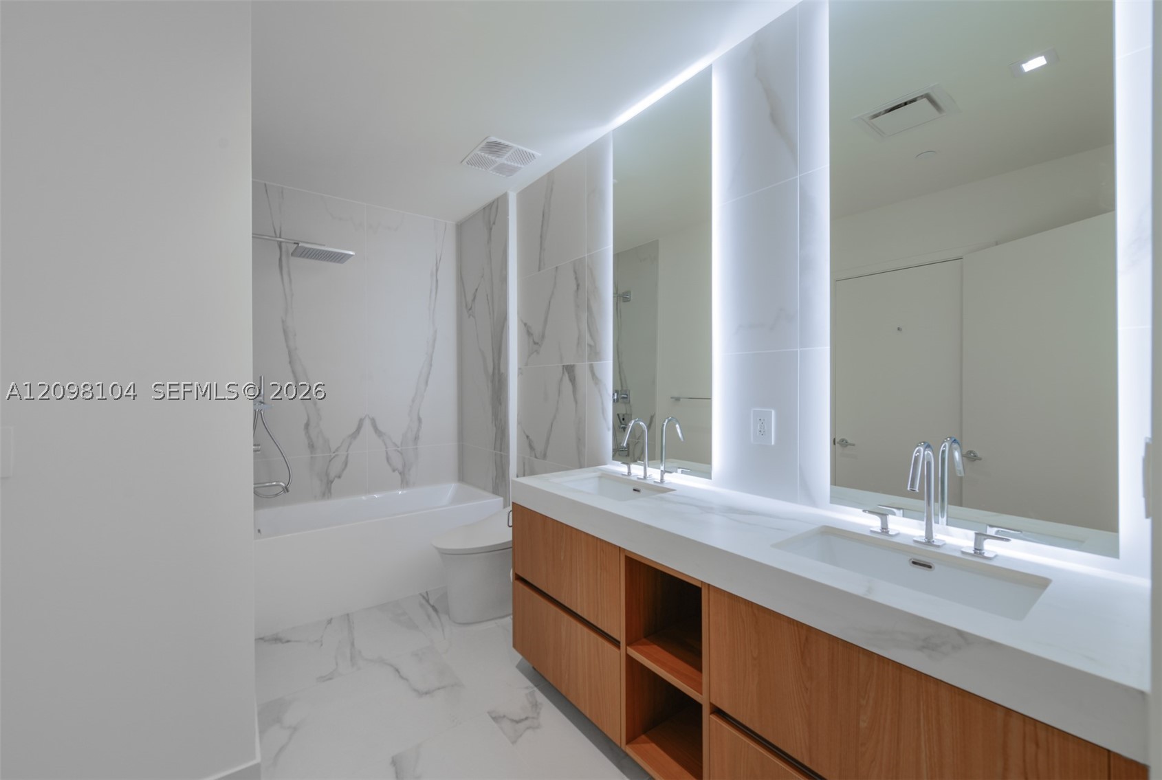 1400 Biscayne Blvd #2207, Miami FL 33132