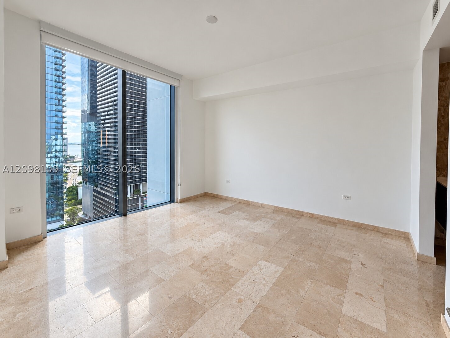 88 SW 7th St #2005, Miami FL 33130