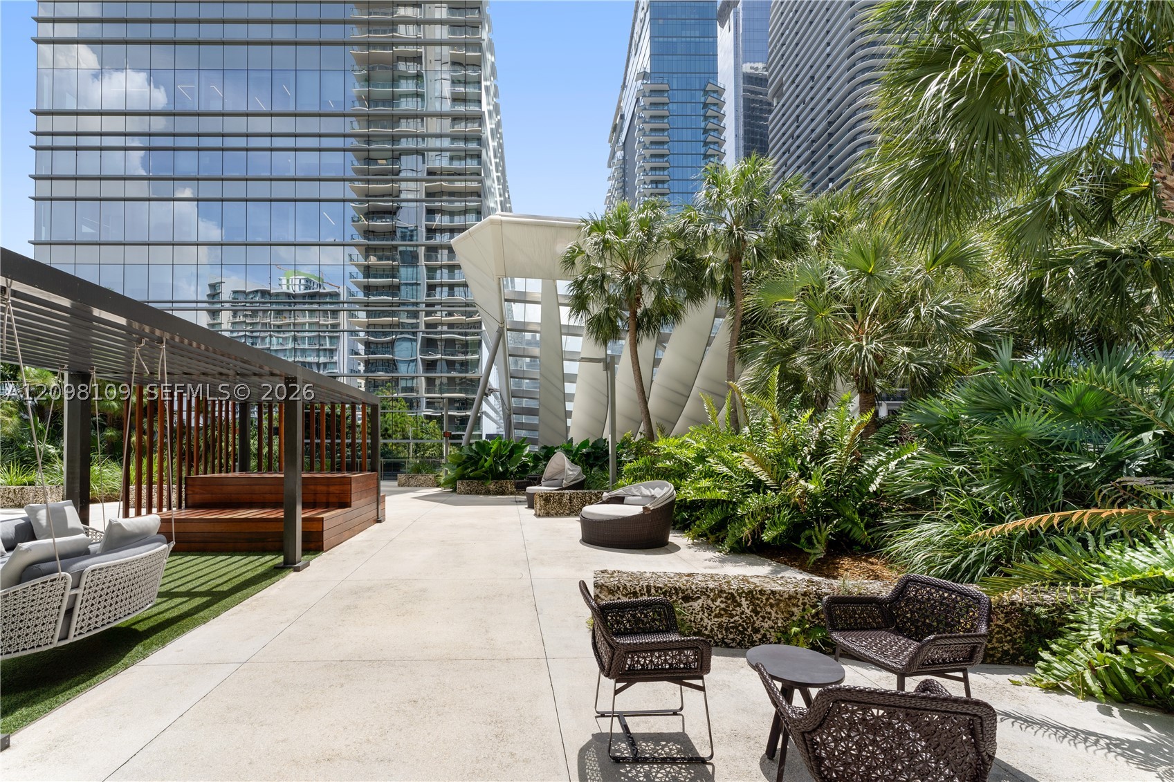 88 SW 7th St #2005, Miami FL 33130