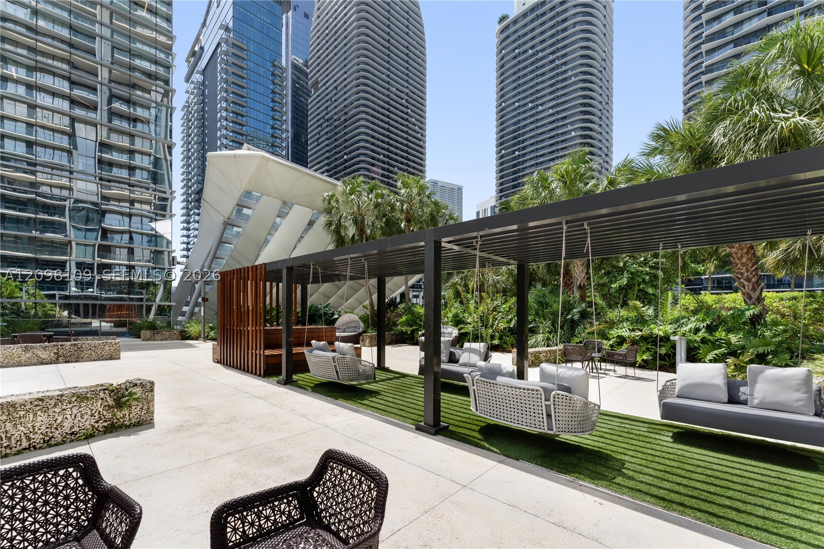88 SW 7th St #2005, Miami FL 33130