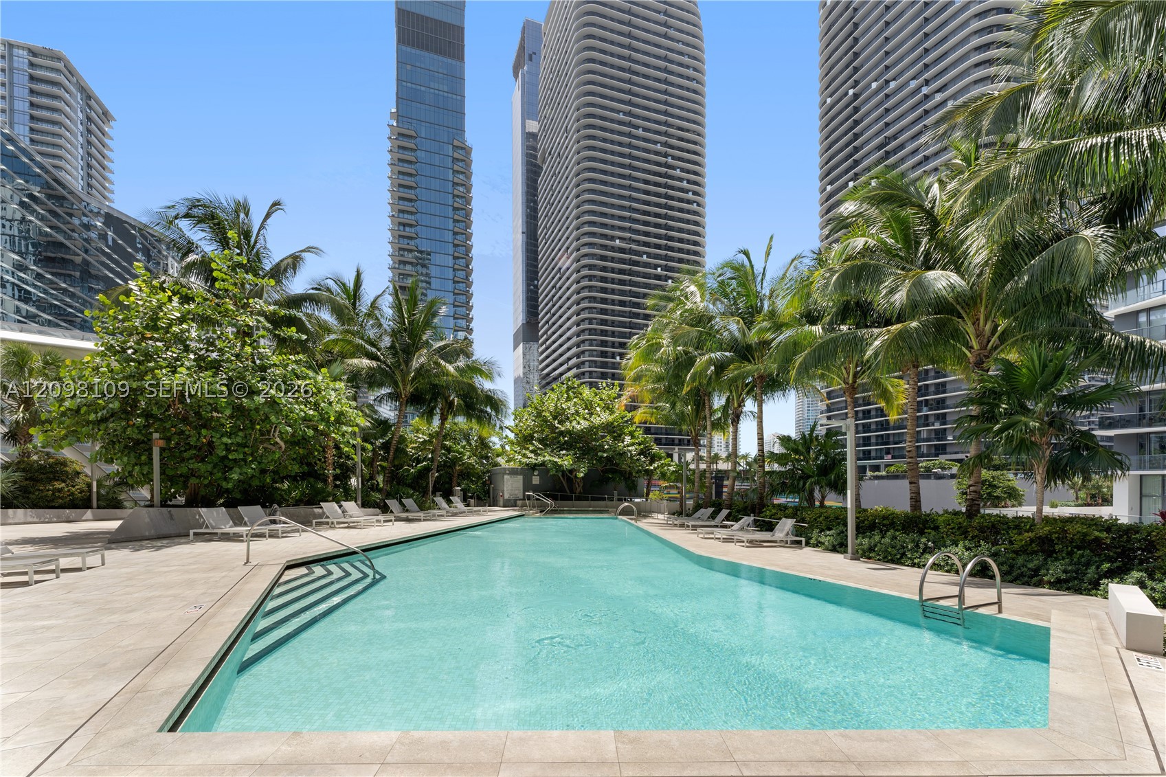 88 SW 7th St #2005, Miami FL 33130