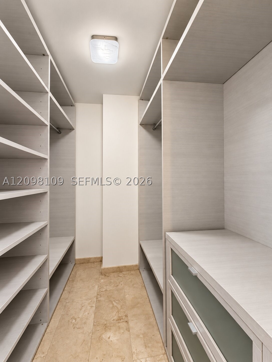 88 SW 7th St #2005, Miami FL 33130