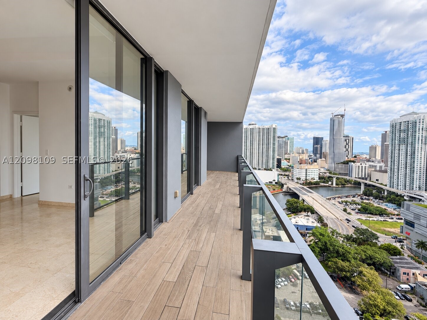 88 SW 7th St #2005, Miami FL 33130