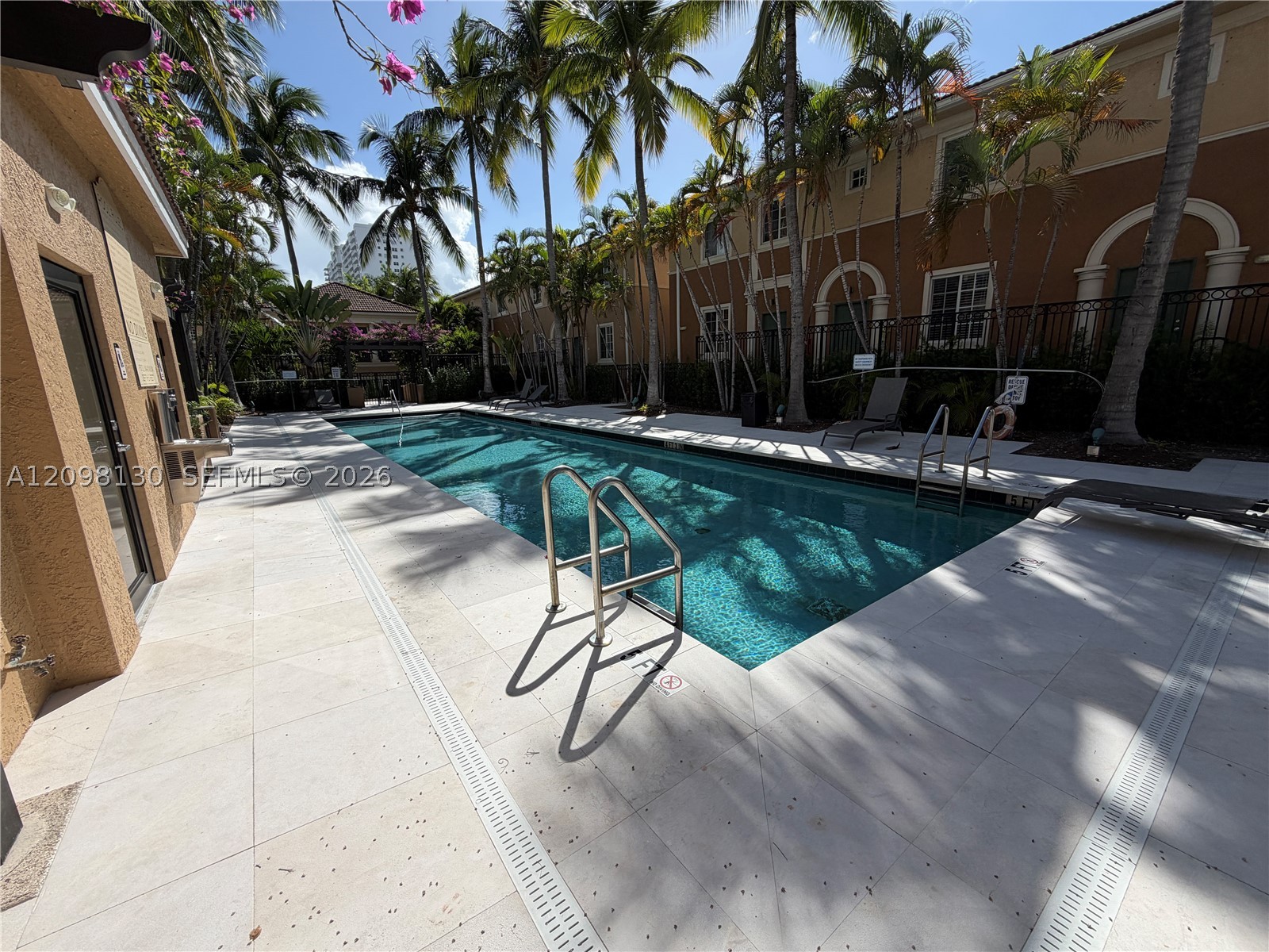 2871 NE 185th St #201, Aventura FL 33180