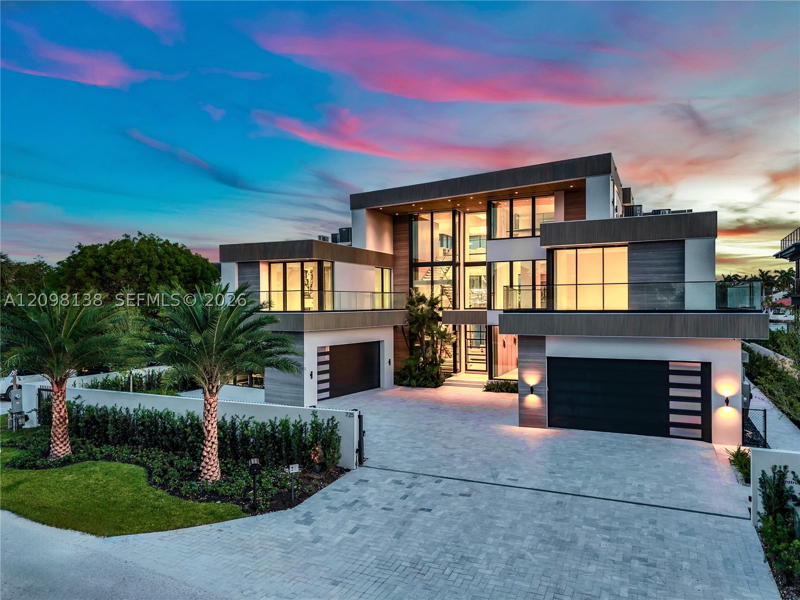 725 Middle River Dr, Fort Lauderdale FL 33304