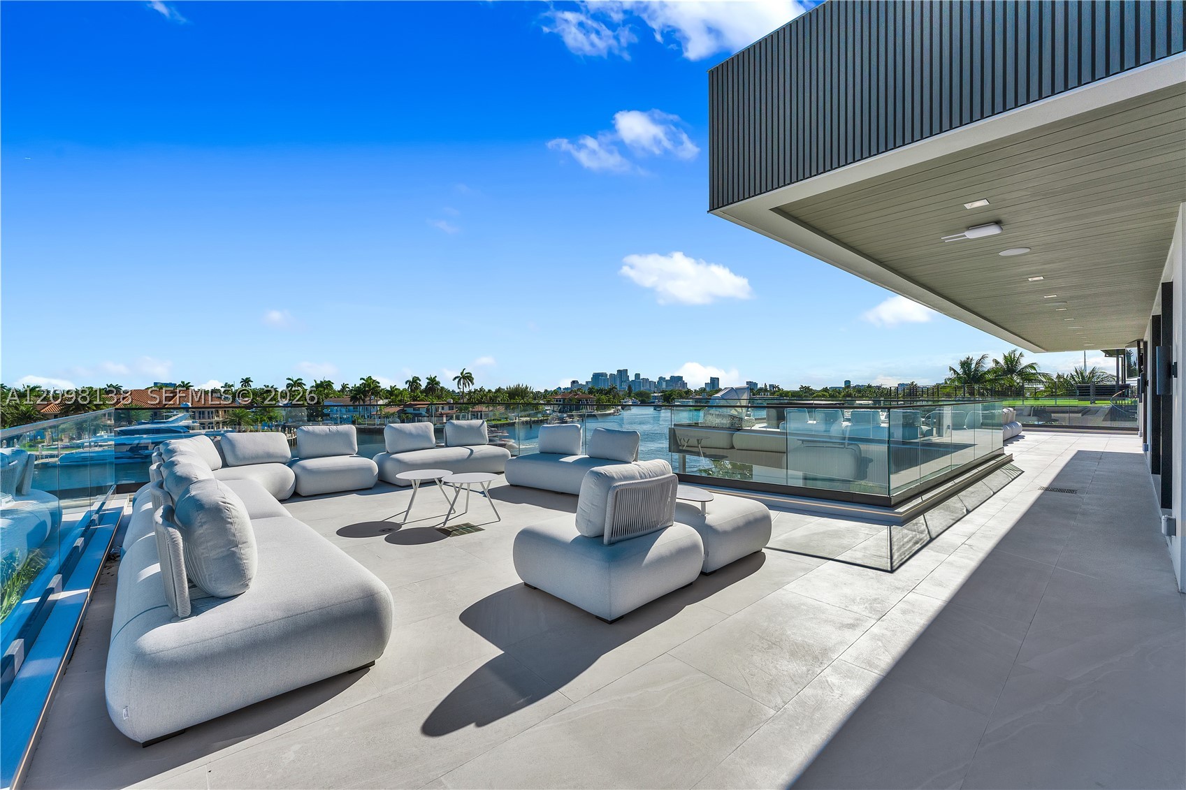 725 Middle River Dr, Fort Lauderdale FL 33304
