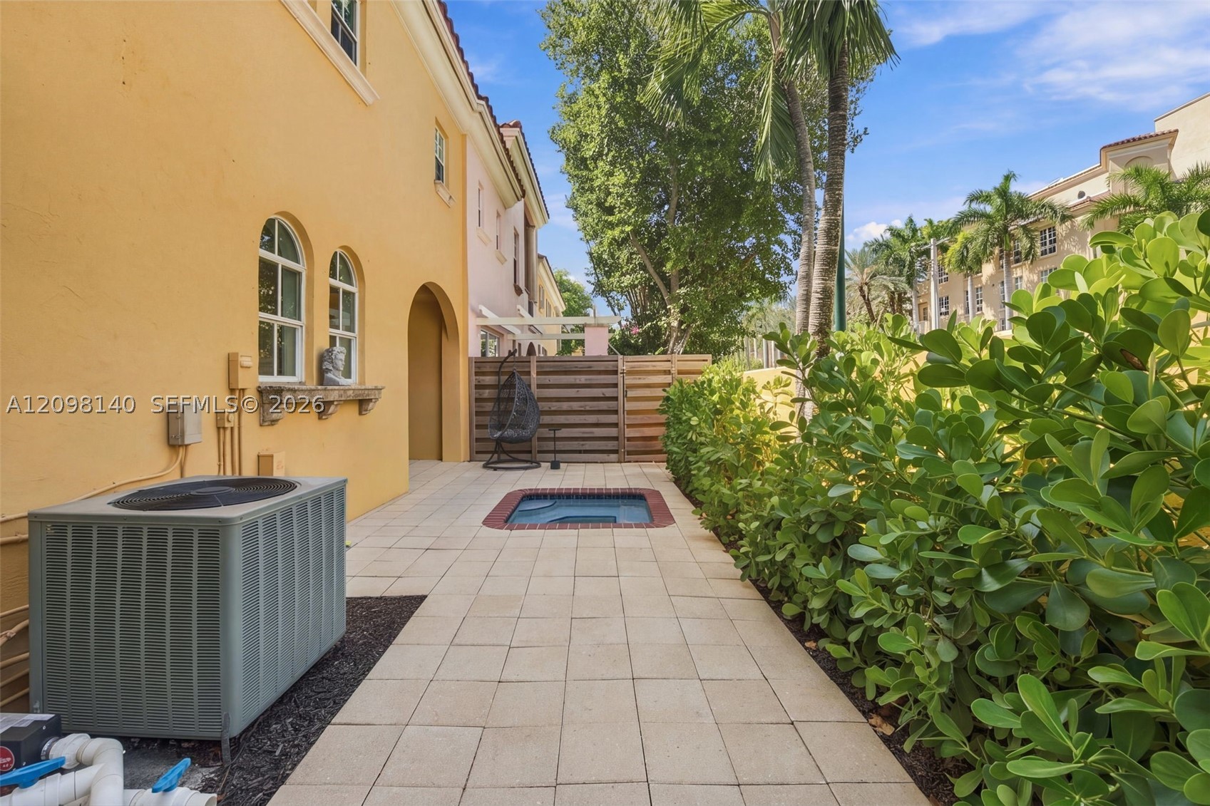 18475 NE 30th Pl, Aventura FL 33160