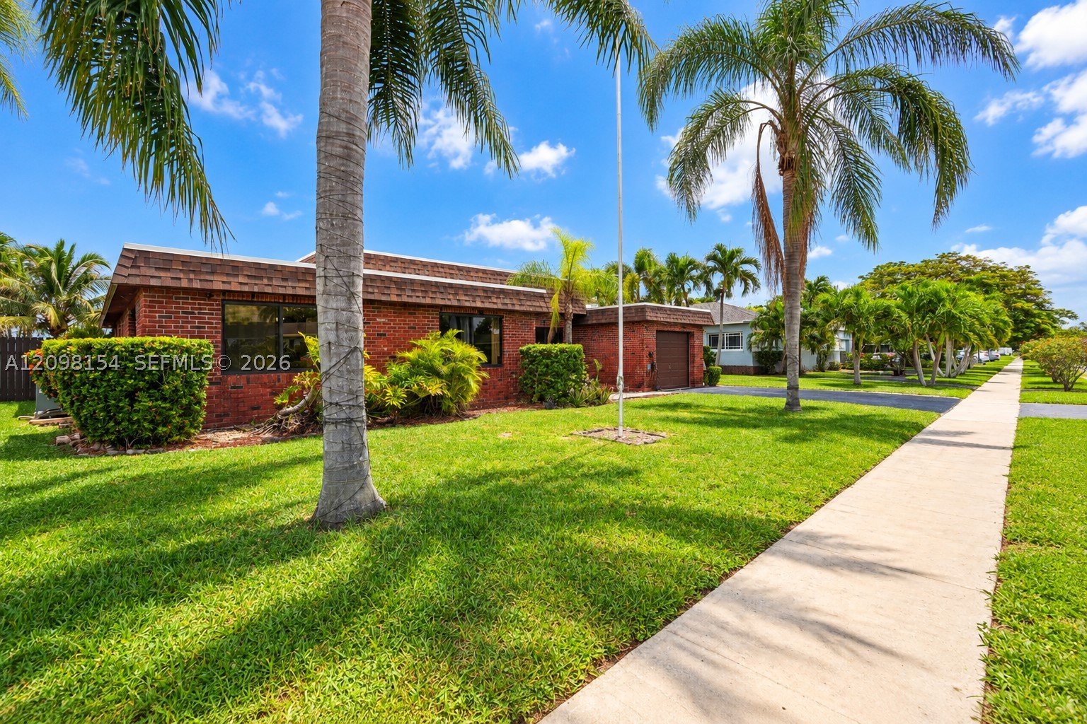 8131 NW 68th Ave, Tamarac FL 33321