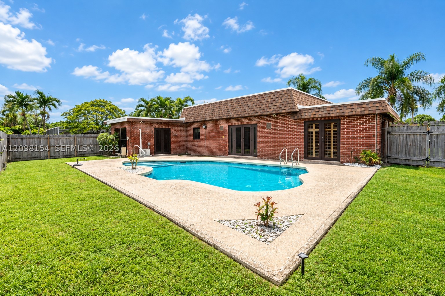8131 NW 68th Ave, Tamarac FL 33321