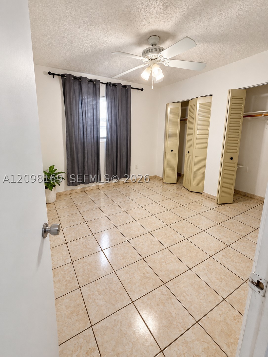 10000 NW 80th Ct #2350, Hialeah Gardens FL 33016