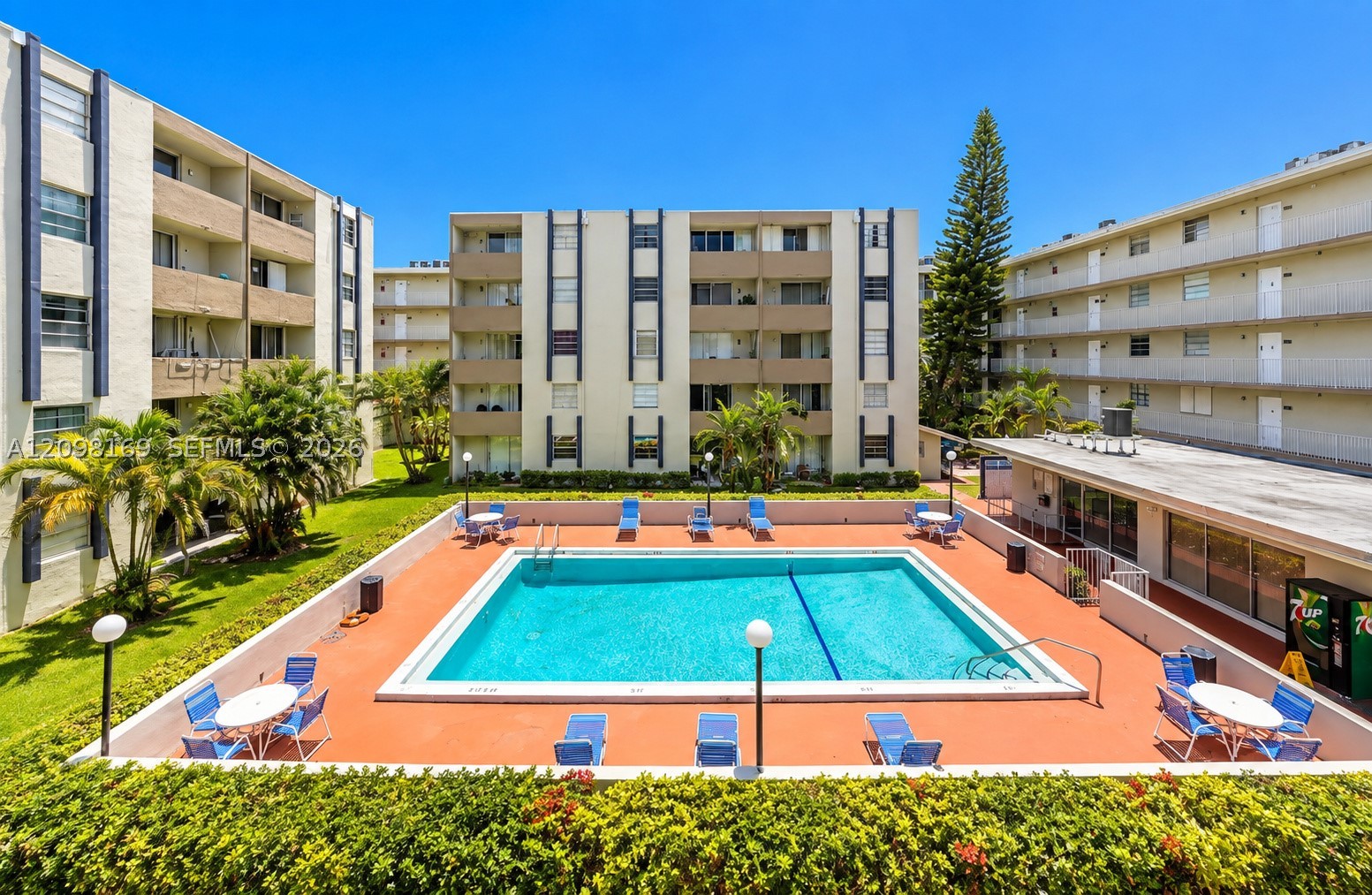10000 NW 80th Ct #2350, Hialeah Gardens FL 33016