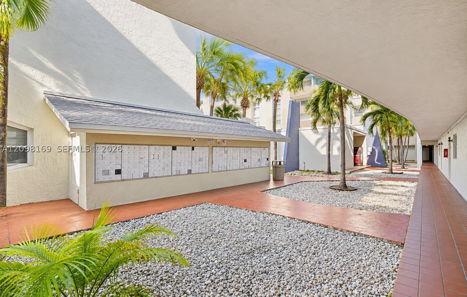 10000 NW 80th Ct #2350, Hialeah Gardens FL 33016