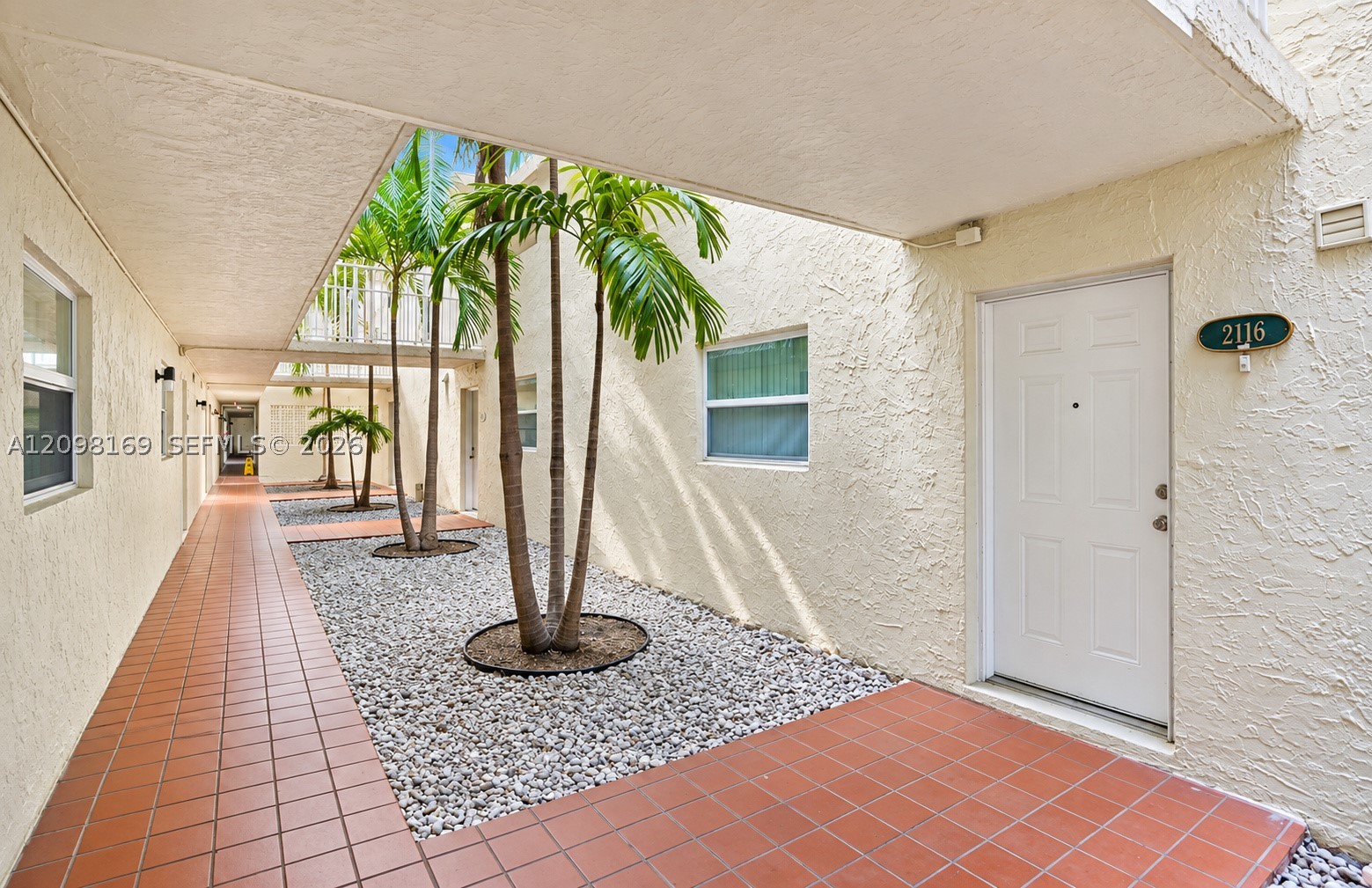 10000 NW 80th Ct #2350, Hialeah Gardens FL 33016