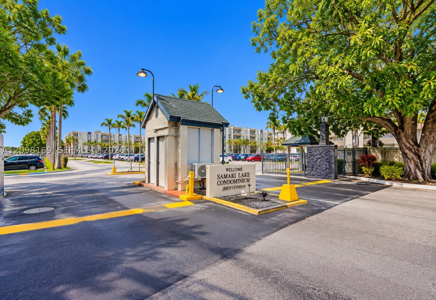10000 NW 80th Ct #2350, Hialeah Gardens FL 33016