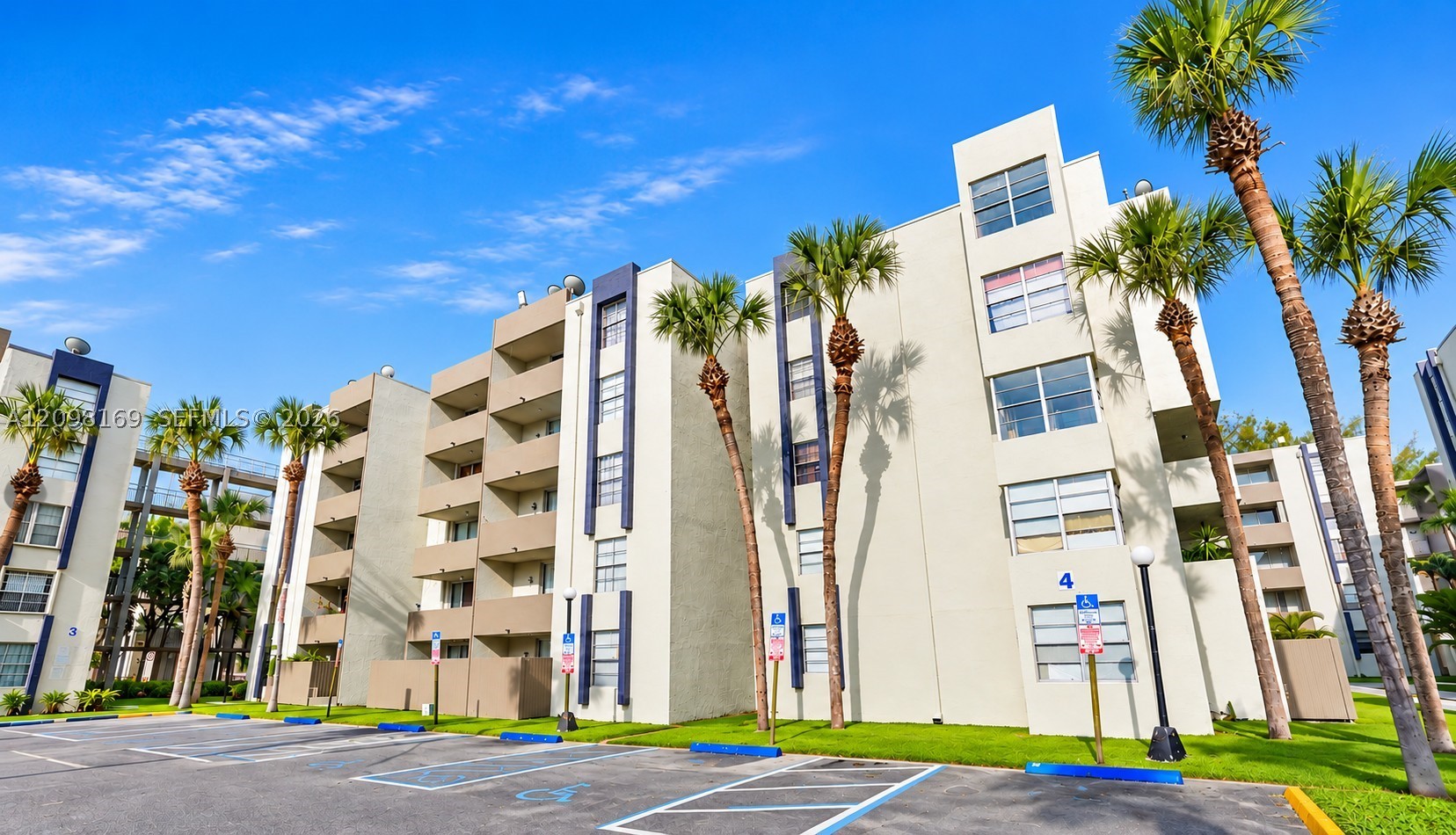 10000 NW 80th Ct #2350, Hialeah Gardens FL 33016