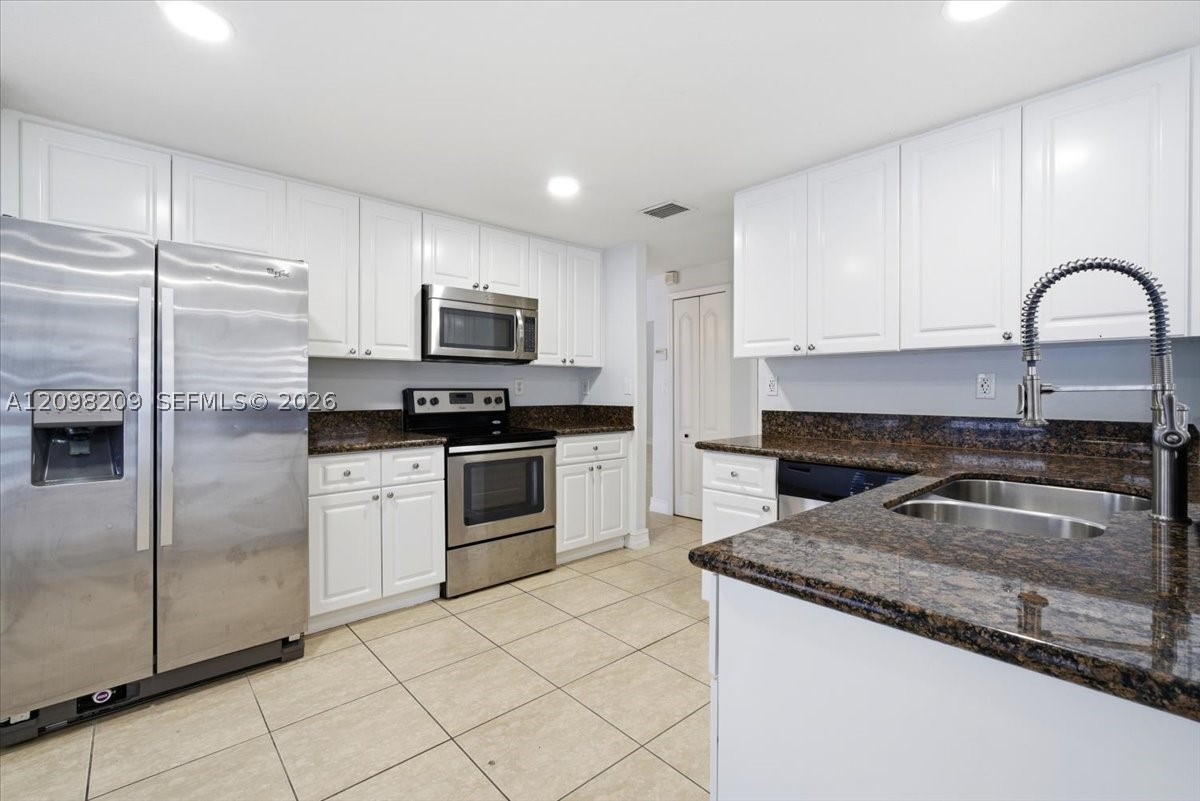 16310 NW 84th Ct, Miami Lakes FL 33016