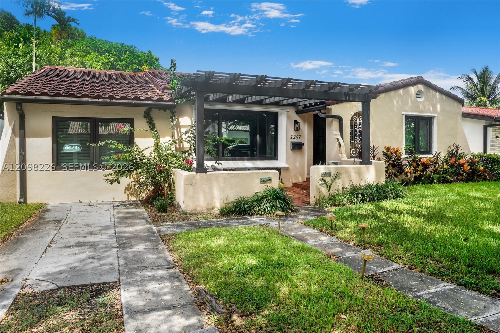 1257 SW 21st St, Miami FL 33145