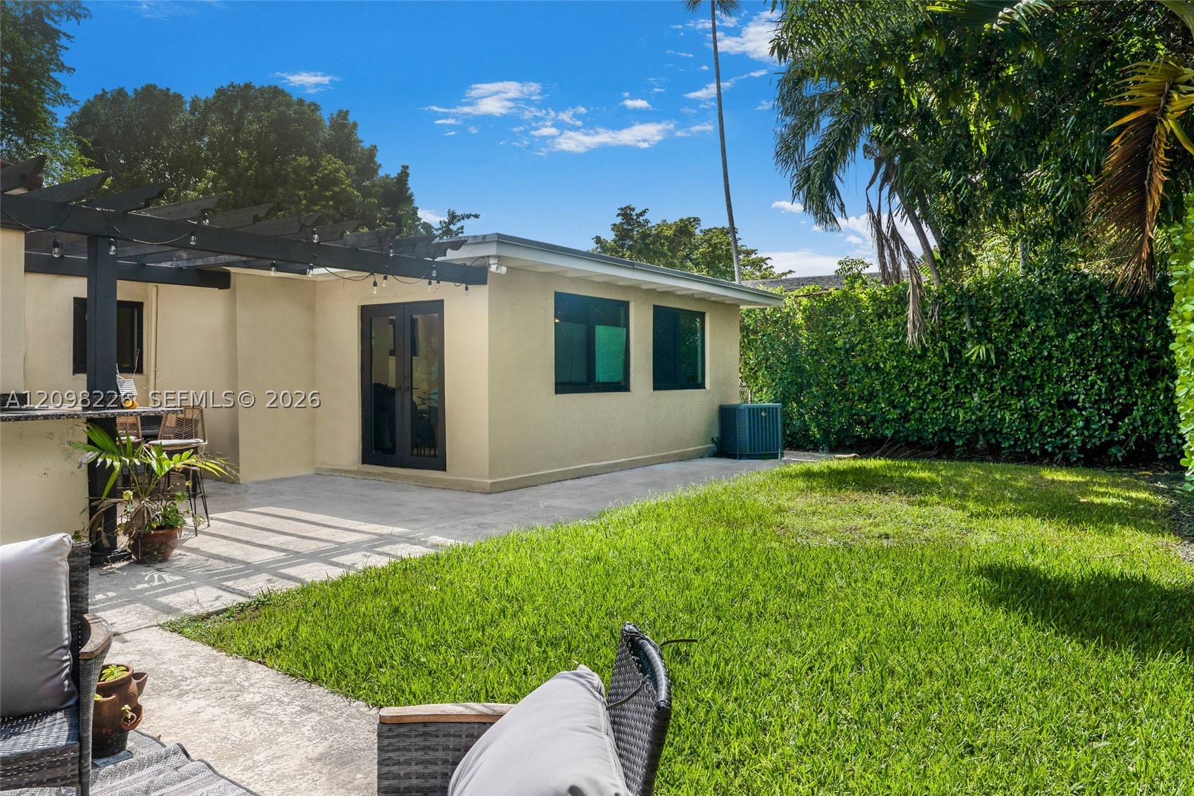 1257 SW 21st St, Miami FL 33145