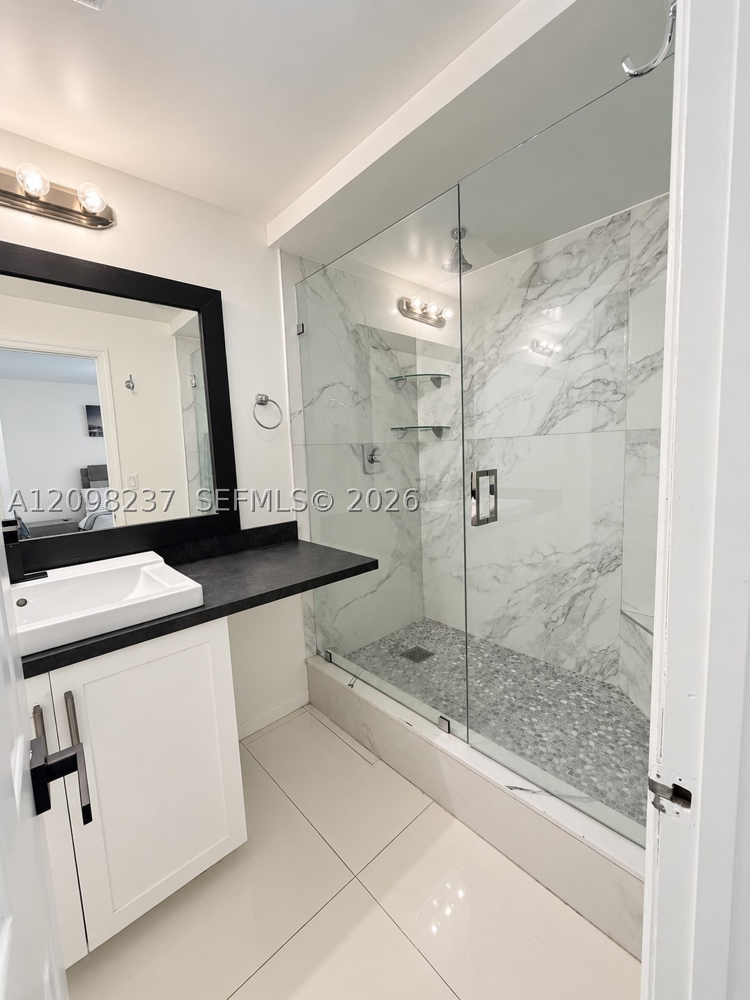 232 Wimbledon Lake Dr #232, Plantation FL 33324