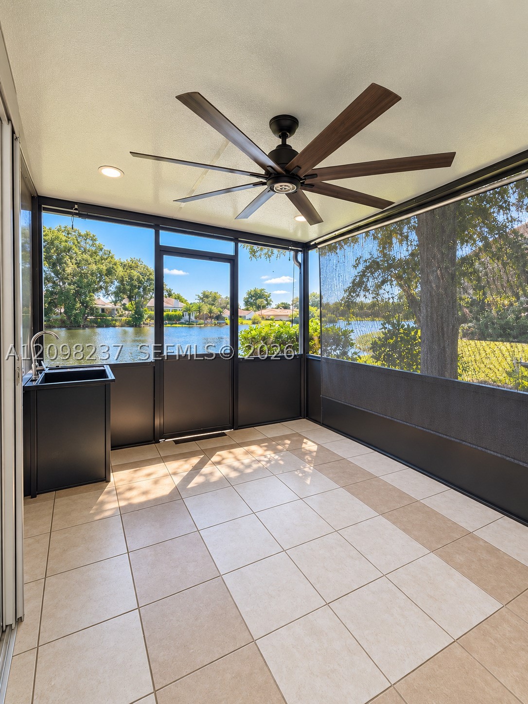 232 Wimbledon Lake Dr #232, Plantation FL 33324