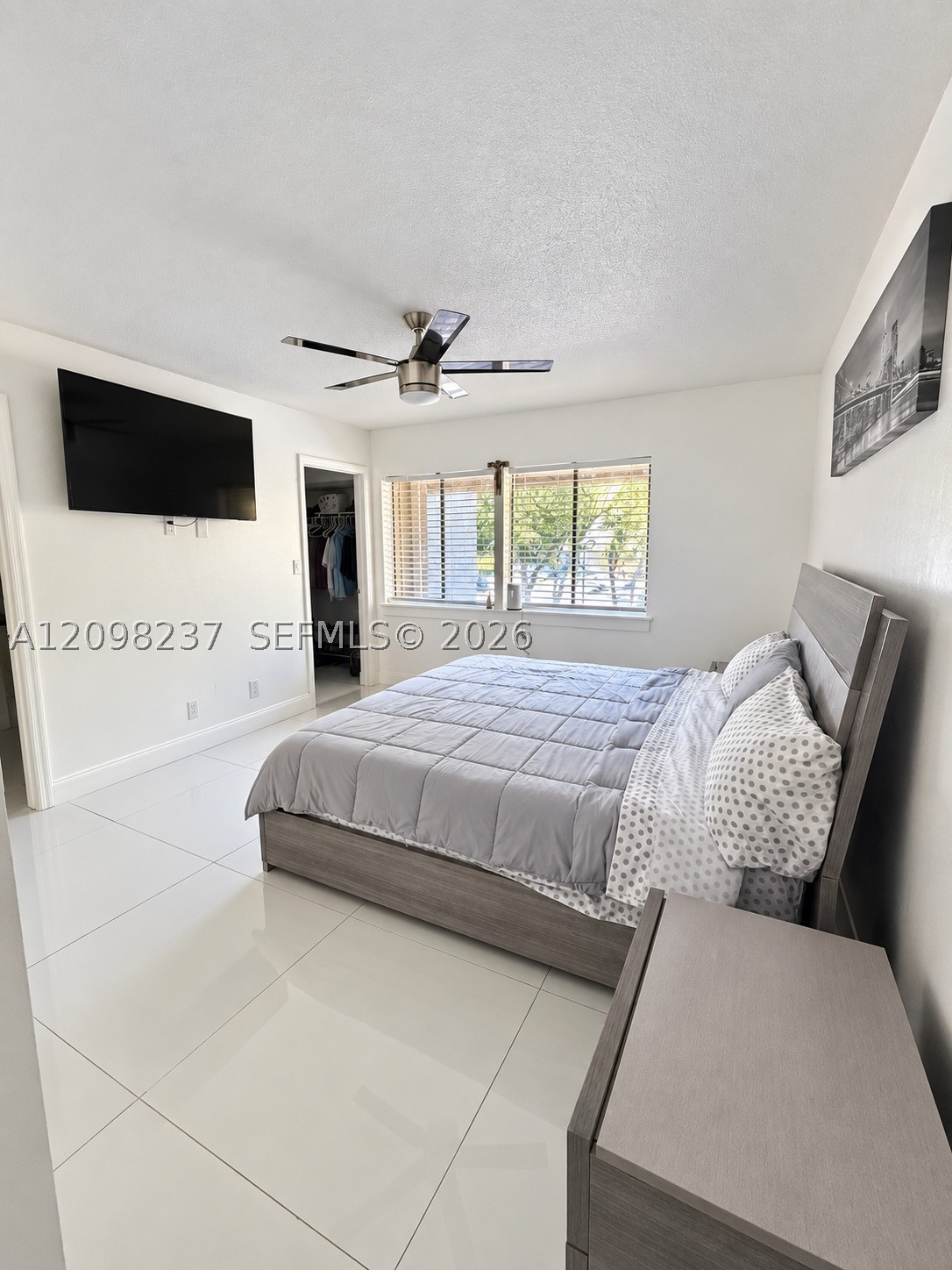 232 Wimbledon Lake Dr #232, Plantation FL 33324