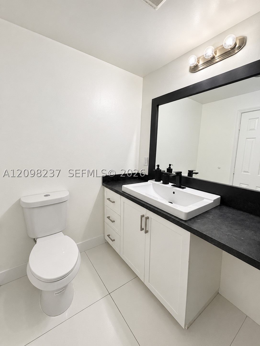 232 Wimbledon Lake Dr #232, Plantation FL 33324