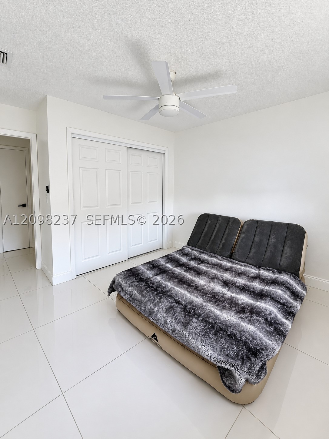 232 Wimbledon Lake Dr #232, Plantation FL 33324