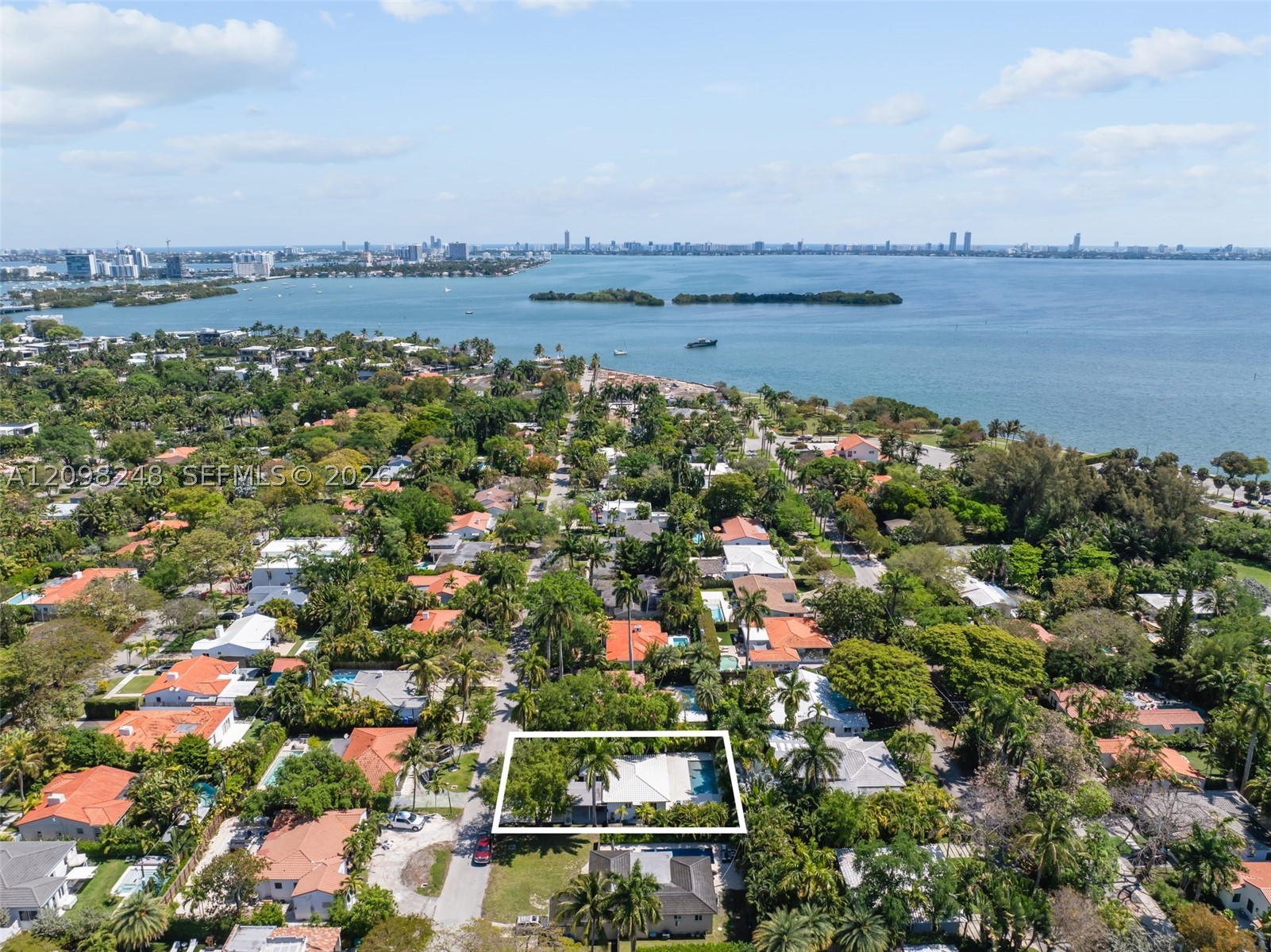 830 NE 72nd St, Miami FL 33138
