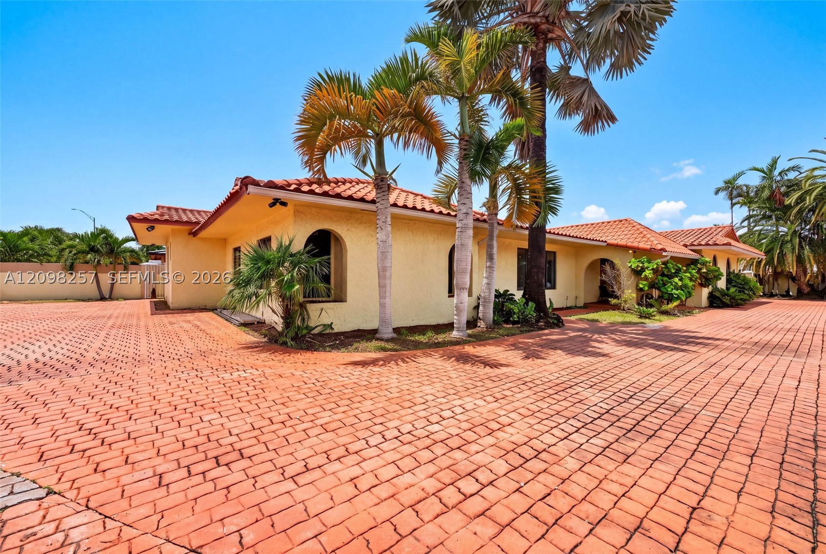 5550 SW 87th Ave, Miami FL 33165