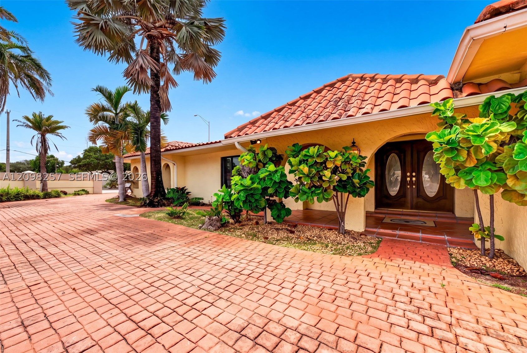 5550 SW 87th Ave, Miami FL 33165