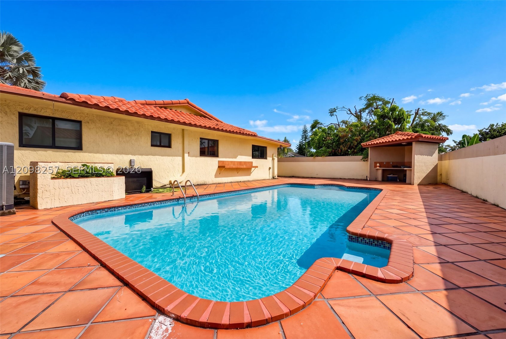 5550 SW 87th Ave, Miami FL 33165