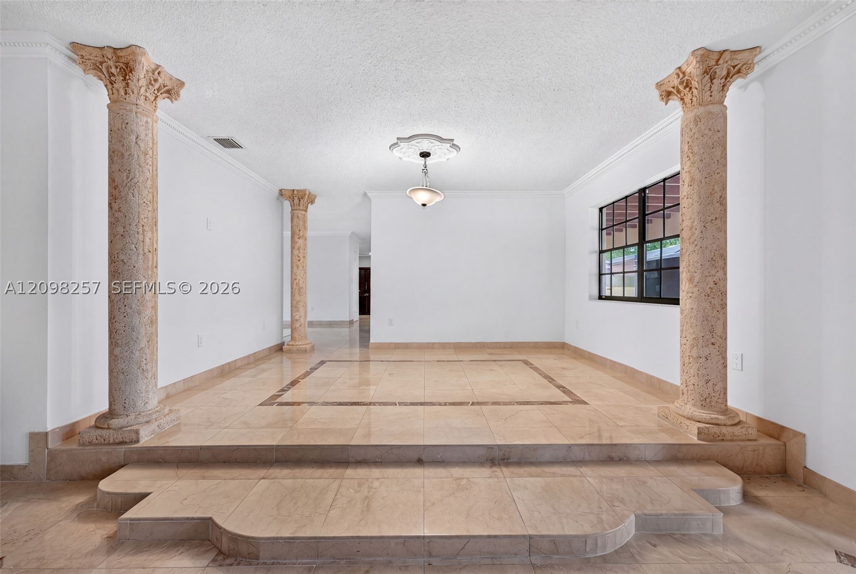 5550 SW 87th Ave, Miami FL 33165