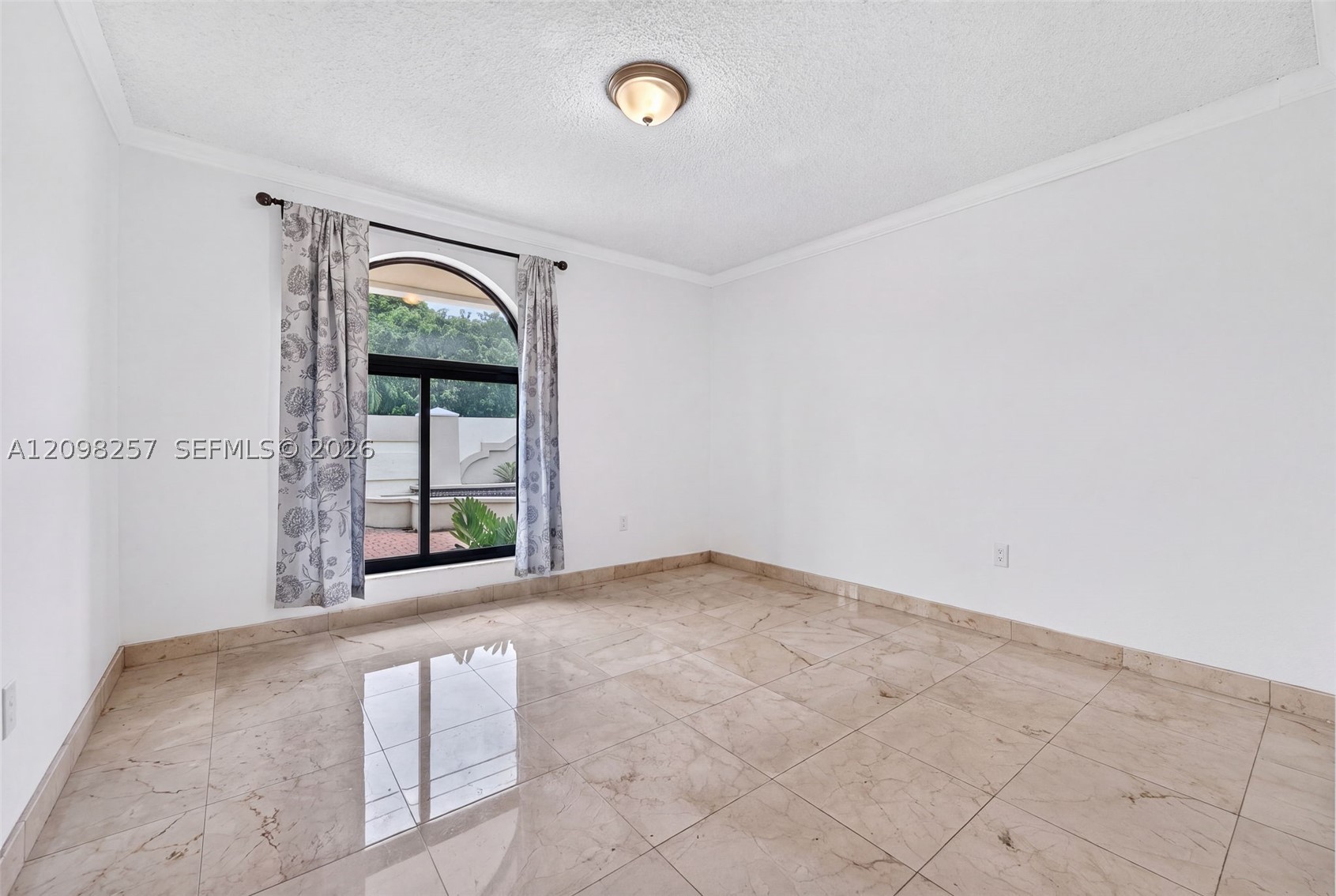 5550 SW 87th Ave, Miami FL 33165