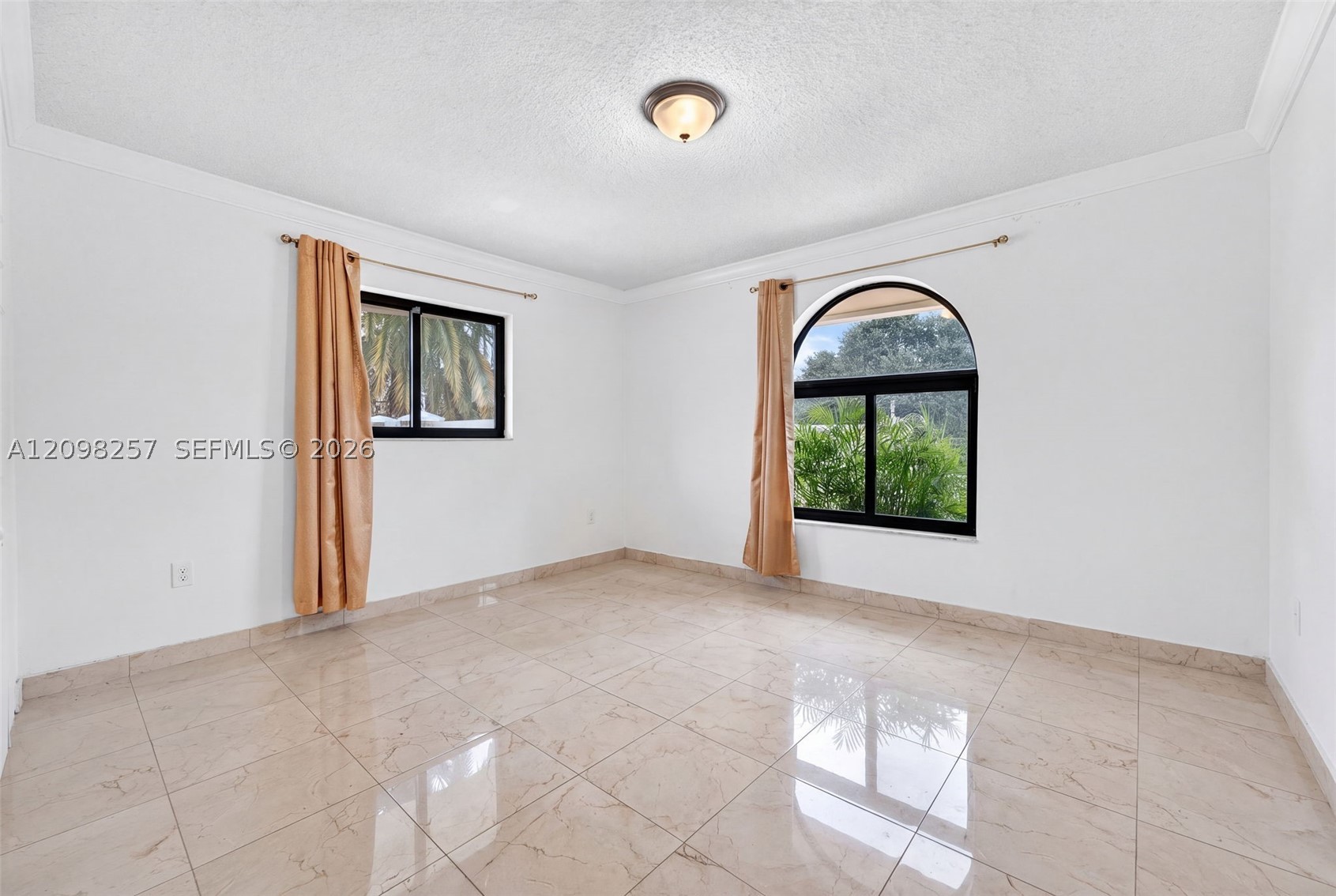 5550 SW 87th Ave, Miami FL 33165