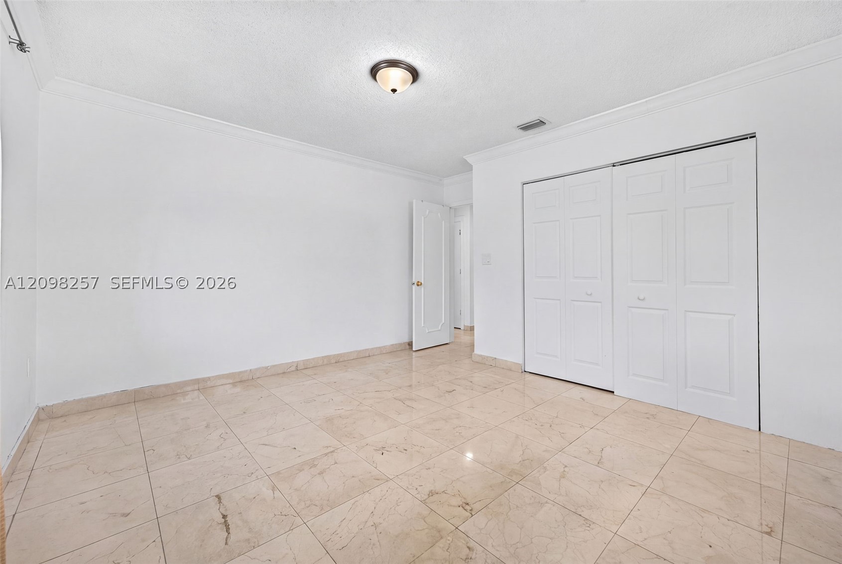 5550 SW 87th Ave, Miami FL 33165