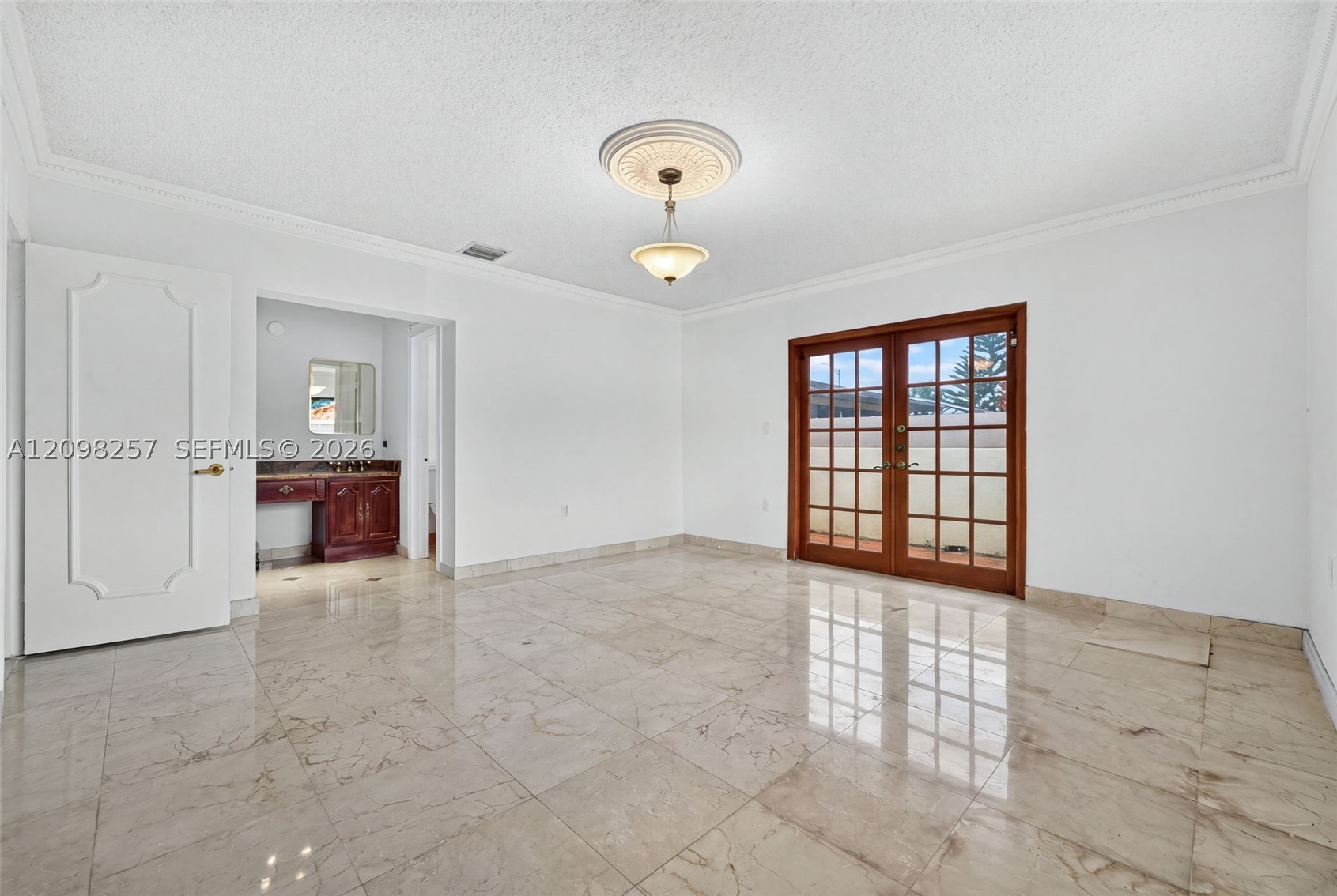 5550 SW 87th Ave, Miami FL 33165