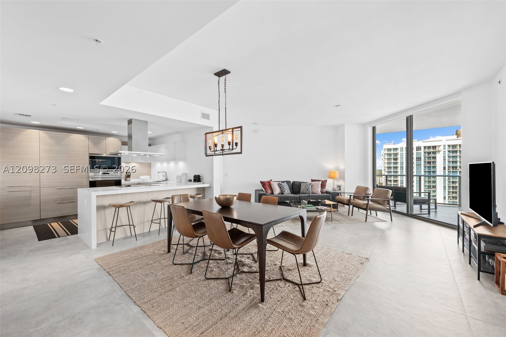 17111 Biscayne Blvd #2103, North Miami Beach FL 33160