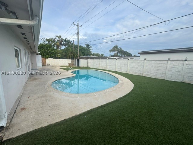 9265 SW 44th St, Miami FL 33165