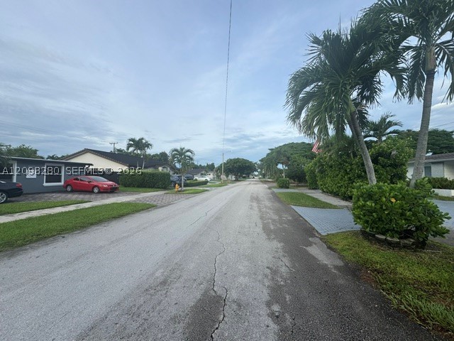 9265 SW 44th St, Miami FL 33165