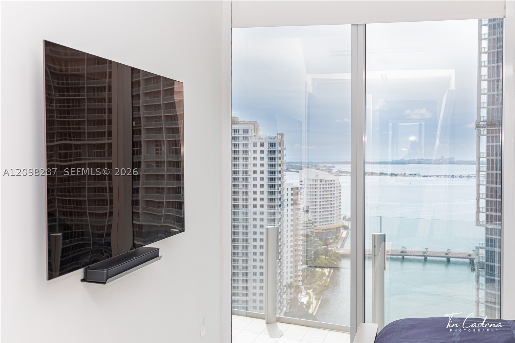 300 Biscayne Boulevard Way #2606W, Miami FL 33131
