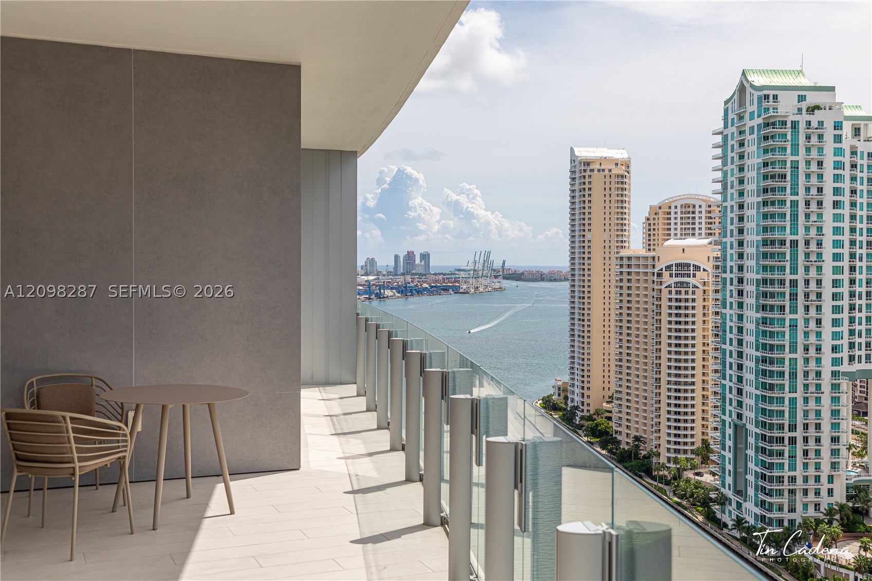 300 Biscayne Boulevard Way #2606W, Miami FL 33131
