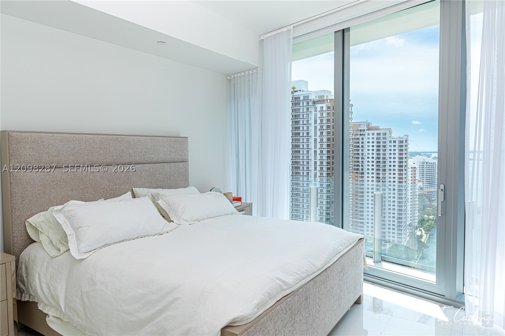 300 Biscayne Boulevard Way #2606W, Miami FL 33131