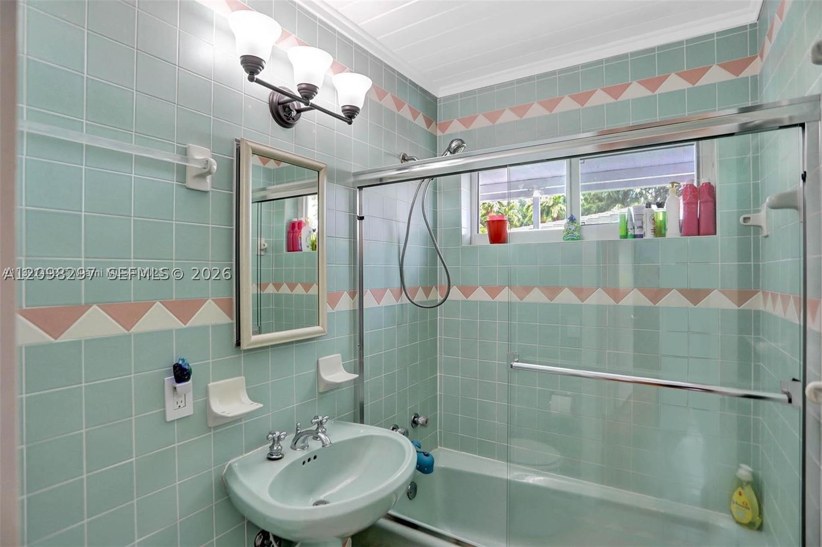 11401 NE 10 AVE, Miami FL 33161