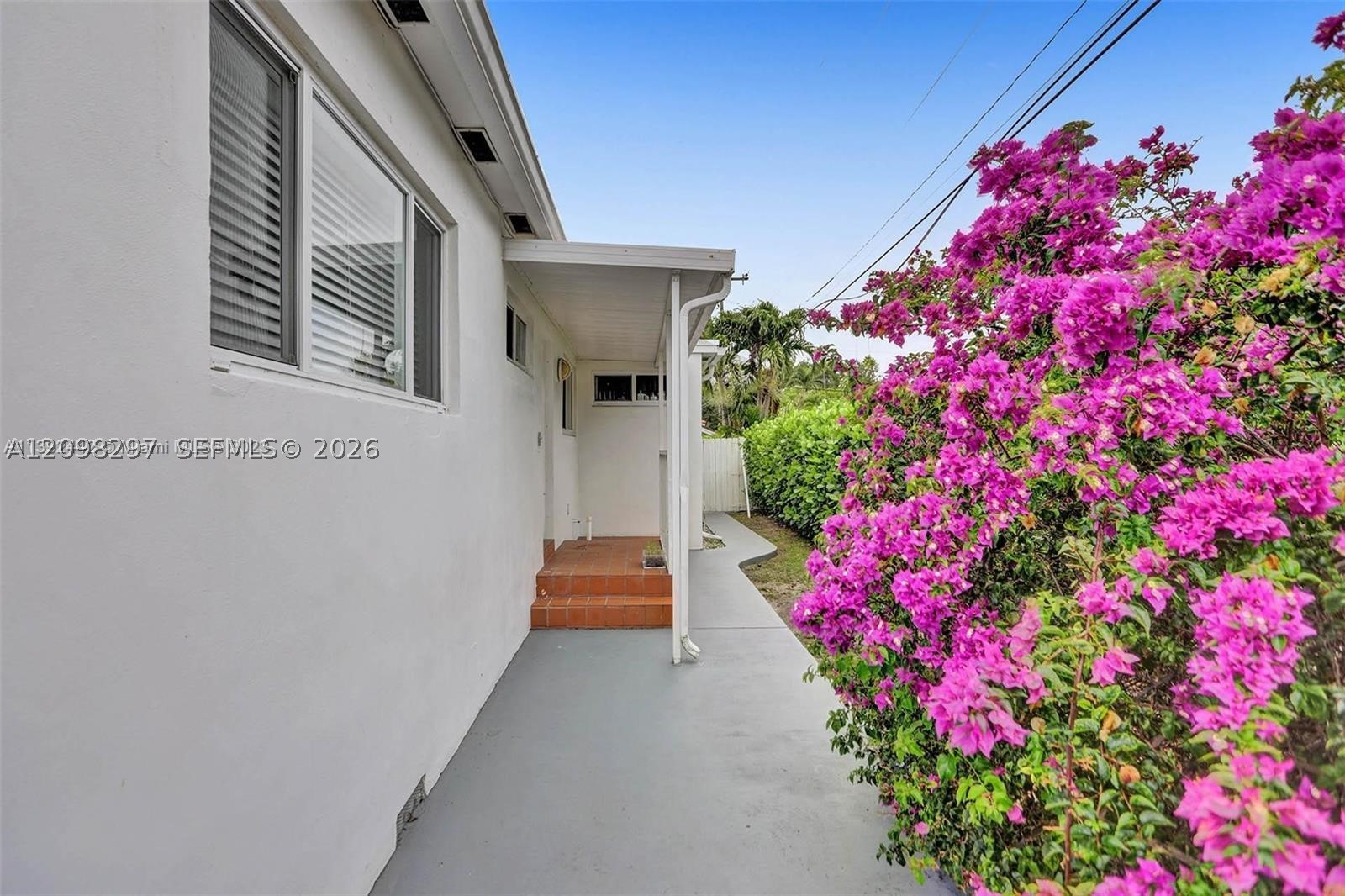 11401 NE 10 AVE, Miami FL 33161