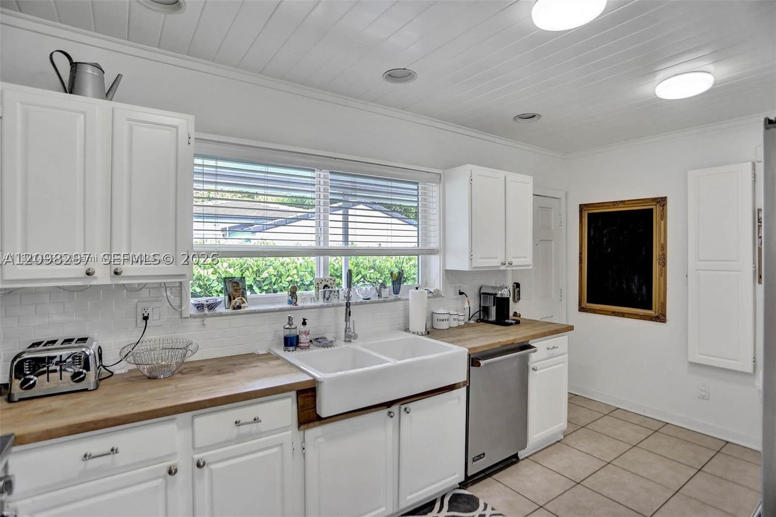 11401 NE 10 AVE, Miami FL 33161