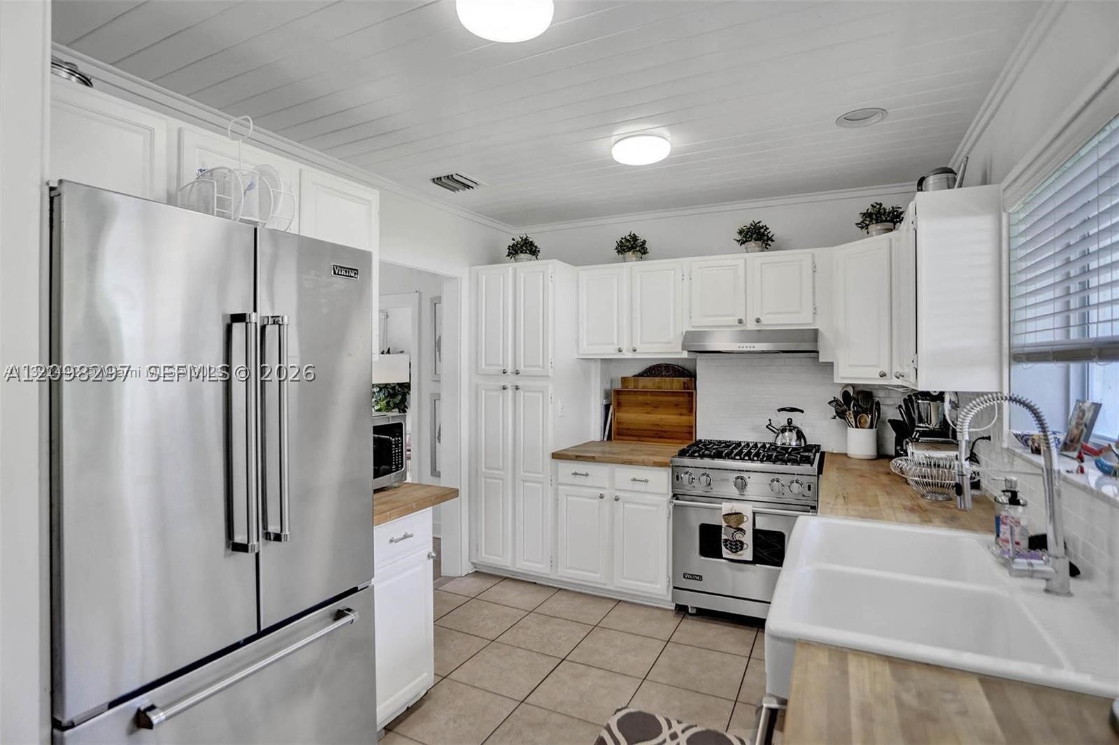 11401 NE 10 AVE, Miami FL 33161
