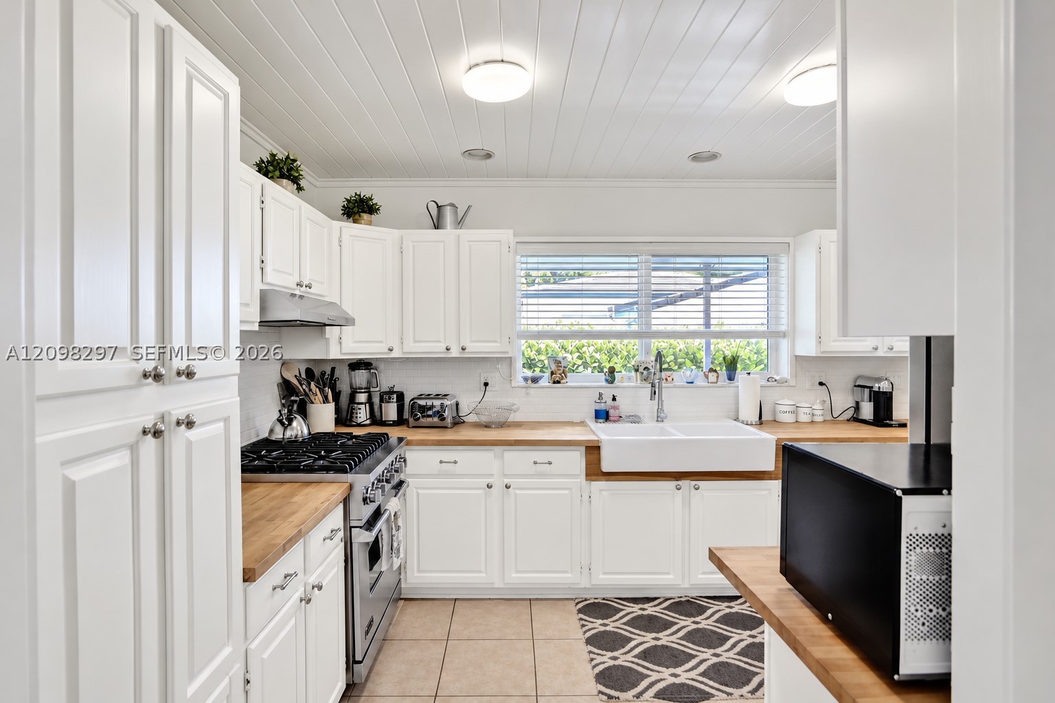 11401 NE 10 AVE, Miami FL 33161