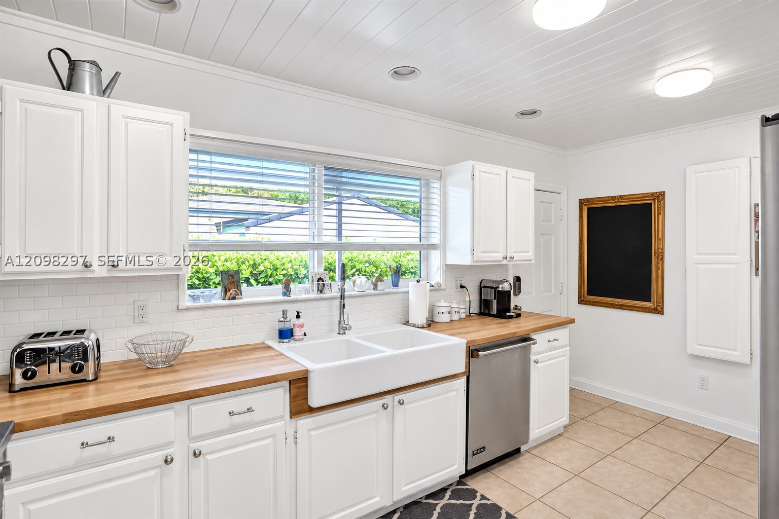 11401 NE 10 AVE, Miami FL 33161