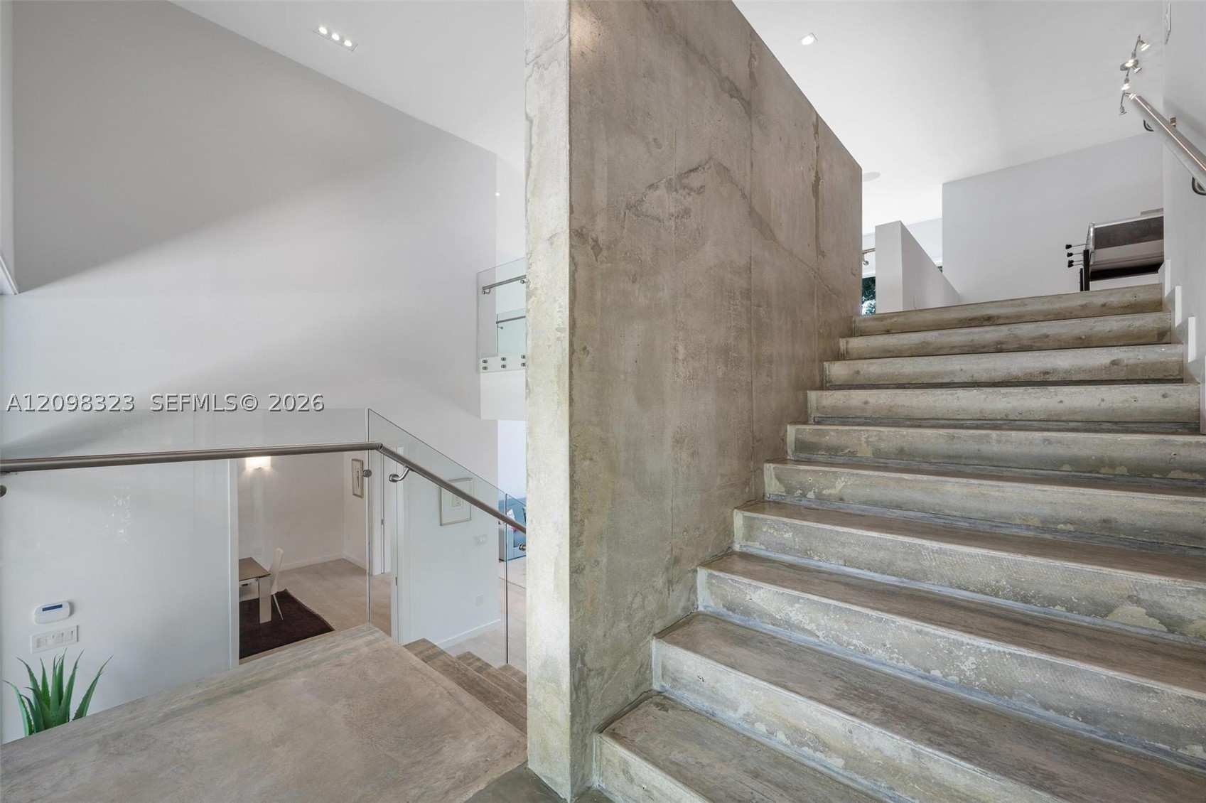 5960 SW 79th St, South Miami FL 33143